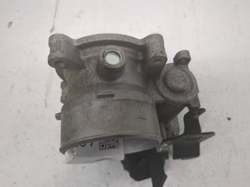 2021 Mazda Mazda3 Throttle Body P/N:PE27 13 640 2D09003 Fits Fits 2019 2020 2022 OEM Used Auto Parts