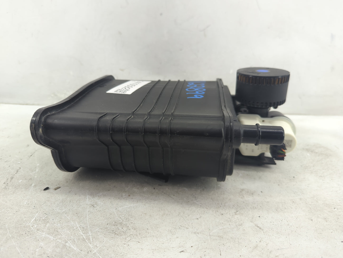 2021 Mercedes-benz C300 Fuel Vapor Charcoal Canister - Oemusedautoparts1.com