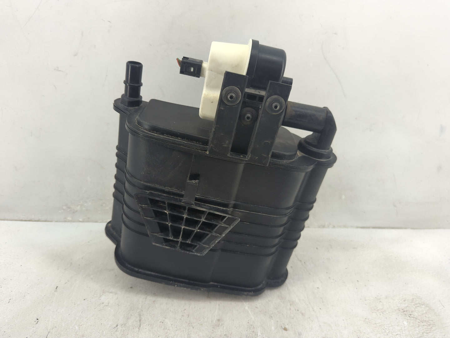 2021 Mercedes-benz C300 Fuel Vapor Charcoal Canister 1410592 - Oemusedautoparts1.com