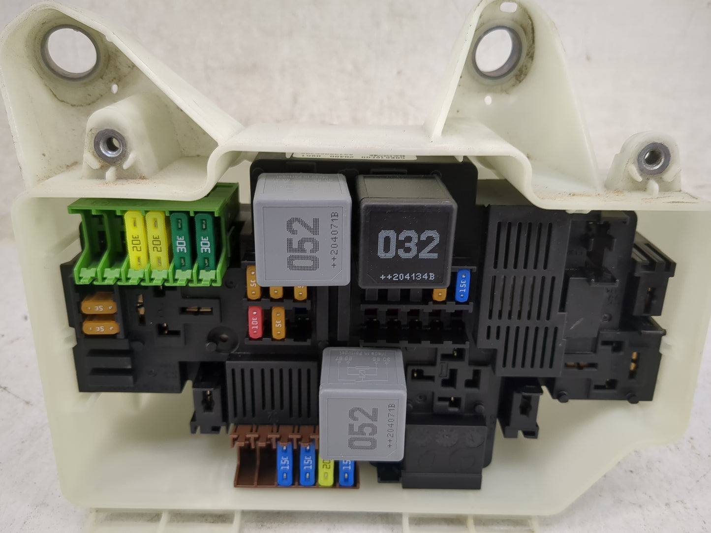 2018-2021 Mercedes-Benz C300 Fusebox Fuse Box Panel Relay Module P/N:A205 Fits Fits 2018 2019 2020 2021 OEM Used Auto Parts 