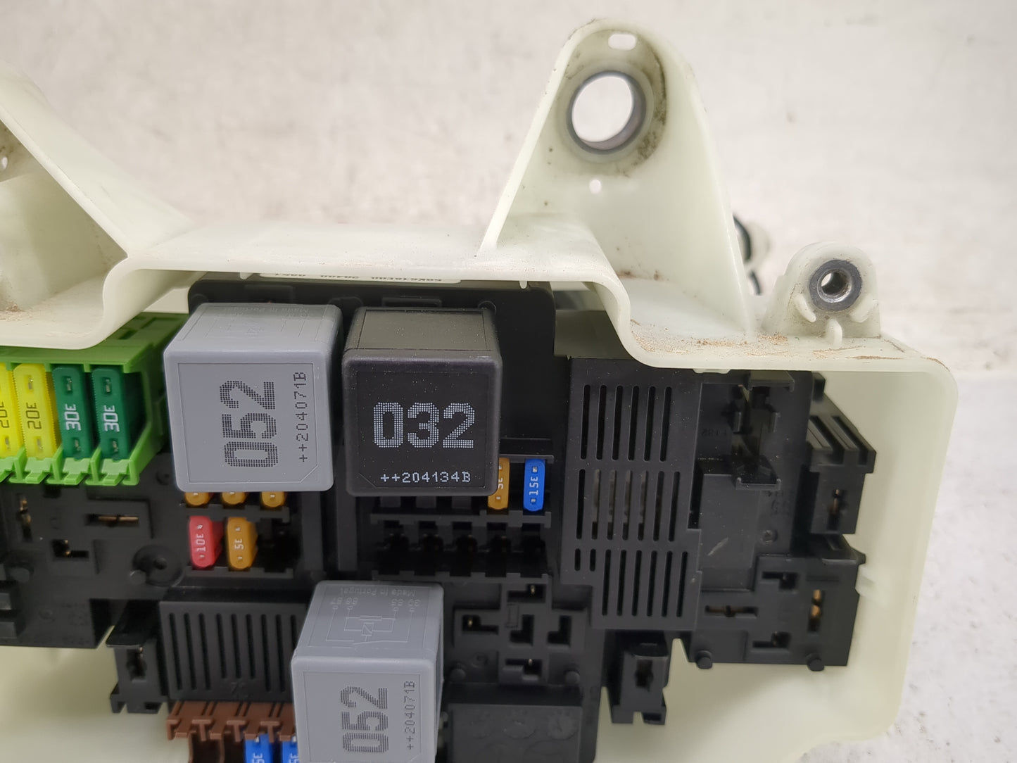 2018-2021 Mercedes-Benz C300 Fusebox Fuse Box Panel Relay Module P/N:A205 Fits Fits 2018 2019 2020 2021 OEM Used Auto Parts 