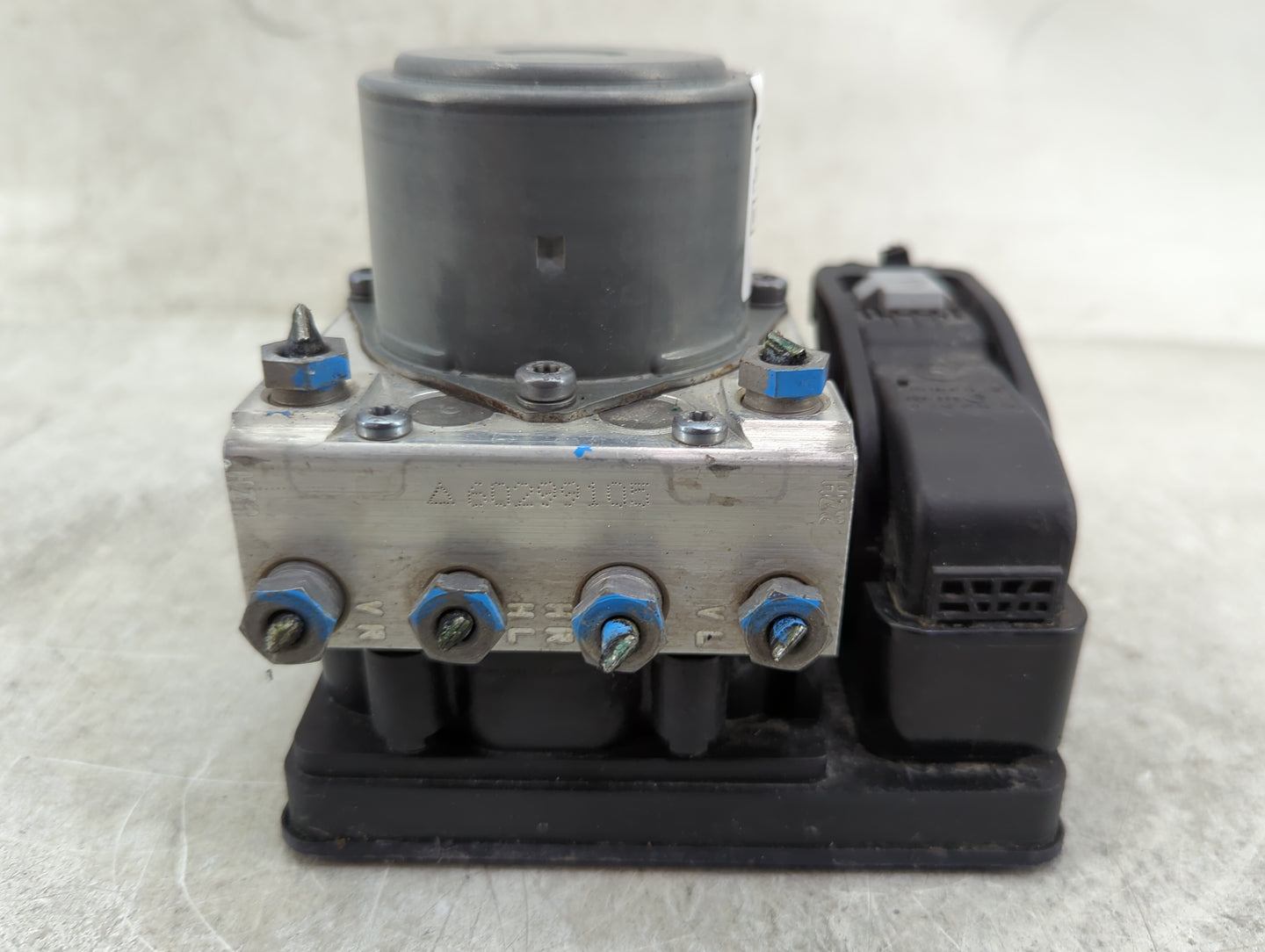 2018-2021 Mercedes-Benz C300 ABS Pump Control Module Replacement P/N:A 205 900 08 49 Fits Fits 2018 2019 2020 2021 2022 OEM 