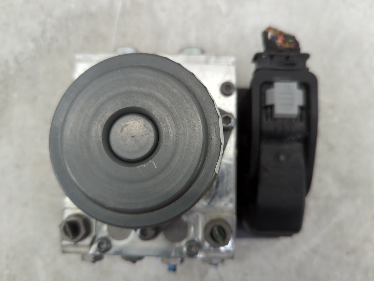 2018-2021 Mercedes-Benz C300 ABS Pump Control Module Replacement P/N:A 205 900 08 49 Fits Fits 2018 2019 2020 2021 2022 OEM 