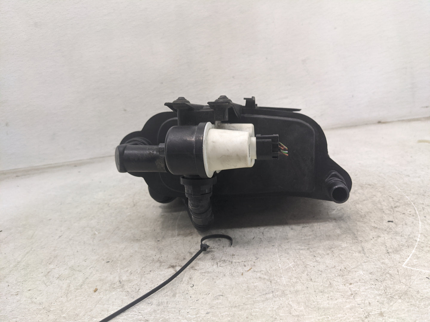 2021 Mercedes-benz C300 Fuel Vapor Charcoal Canister 1462437 - Oemusedautoparts1.com