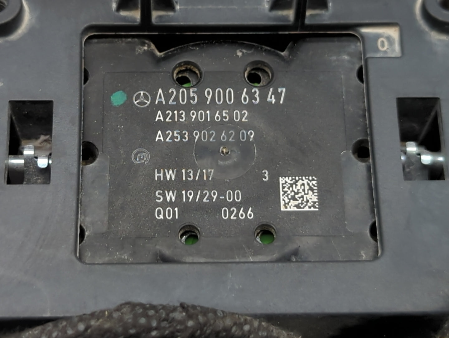 2021 Mercedes-Benz Cclass Radio AM FM Cd Player Receiver Replacement P/N:A2059006347 A2139016502, A2539026209 Fits OEM Used 