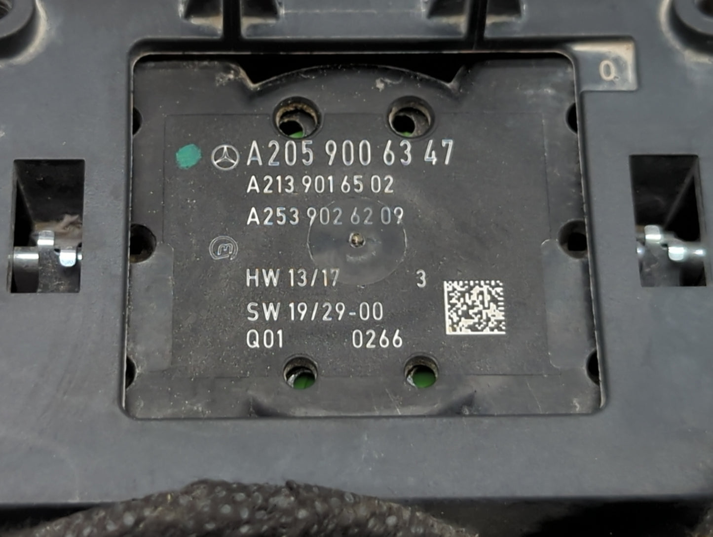 2021 Mercedes-Benz Cclass Radio AM FM Cd Player Receiver Replacement P/N:A2059006347 A2139016502, A2539026209 Fits OEM Used 