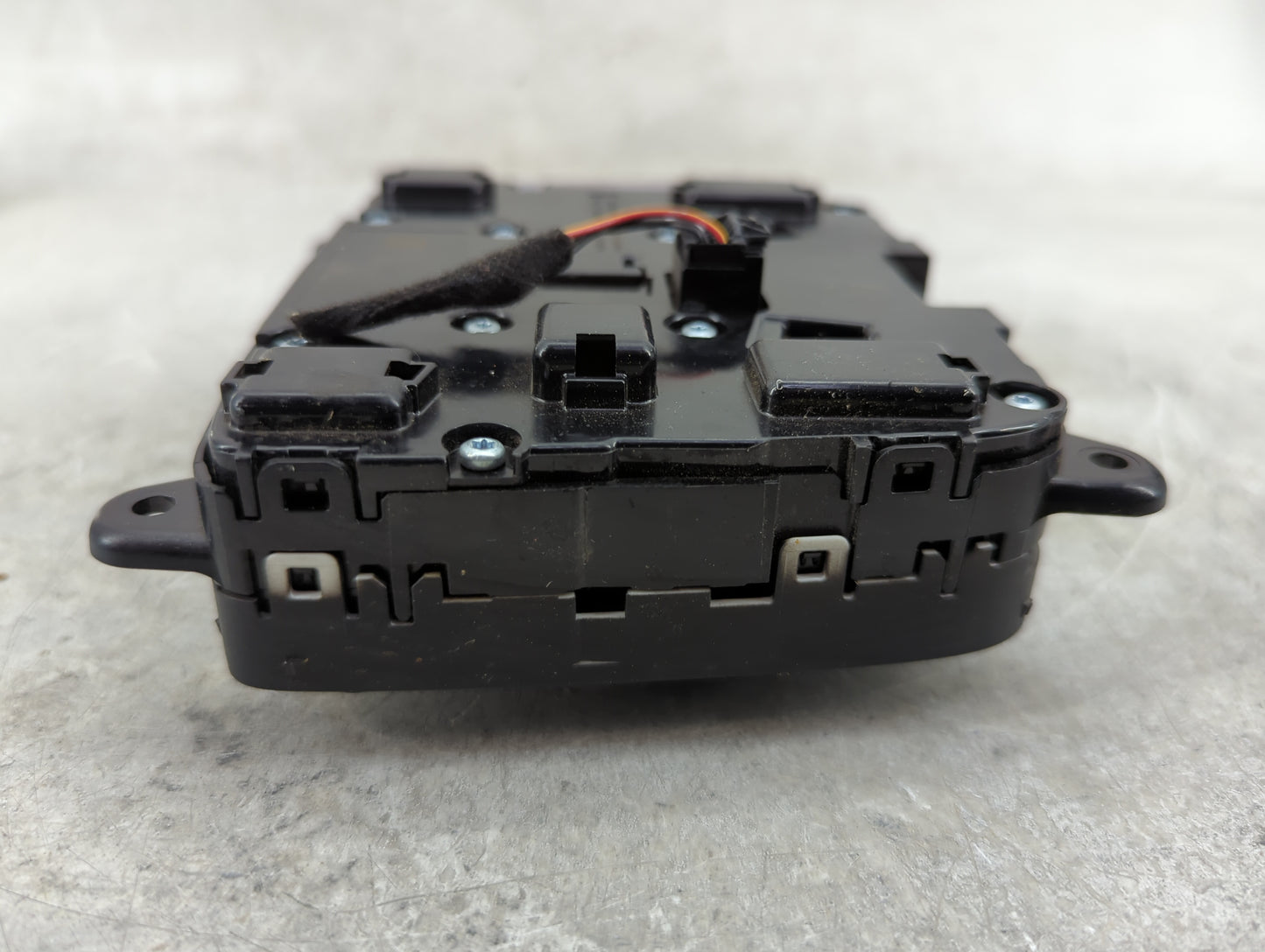 2021 Mercedes-benz Gla250 Multifunction Control Module - Oemusedautoparts1.com
