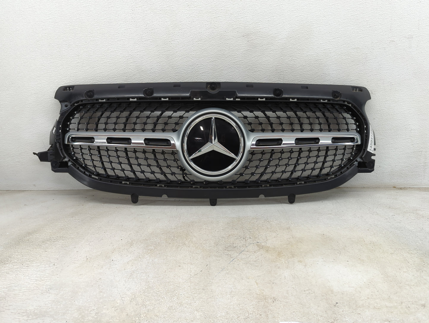 2021-2022 Mercedes-benz Gla250 Front Grille Bumper Not Included - Oemusedautoparts1.com