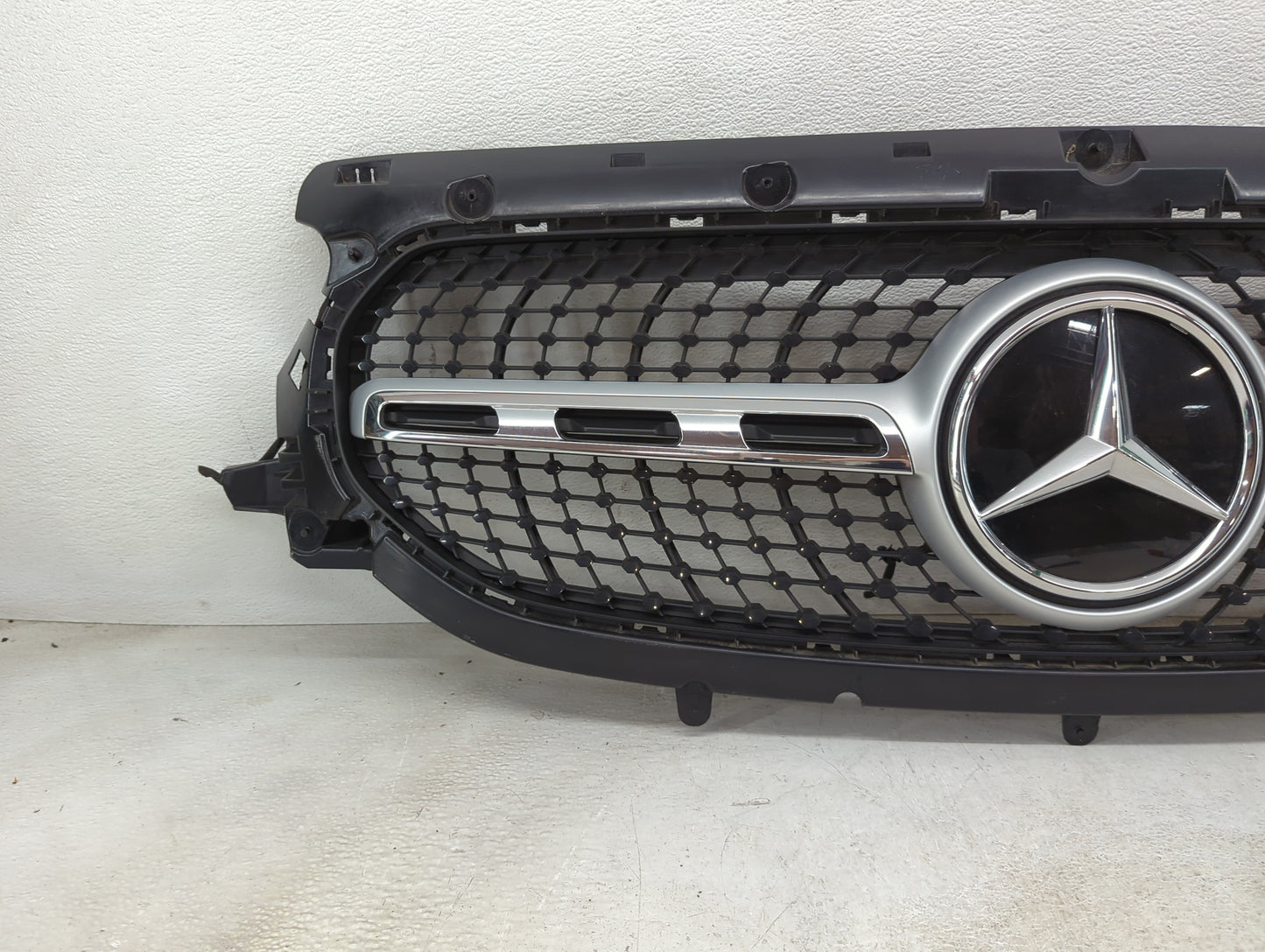 2021-2022 Mercedes-benz Gla250 Front Grille Bumper Not Included - Oemusedautoparts1.com