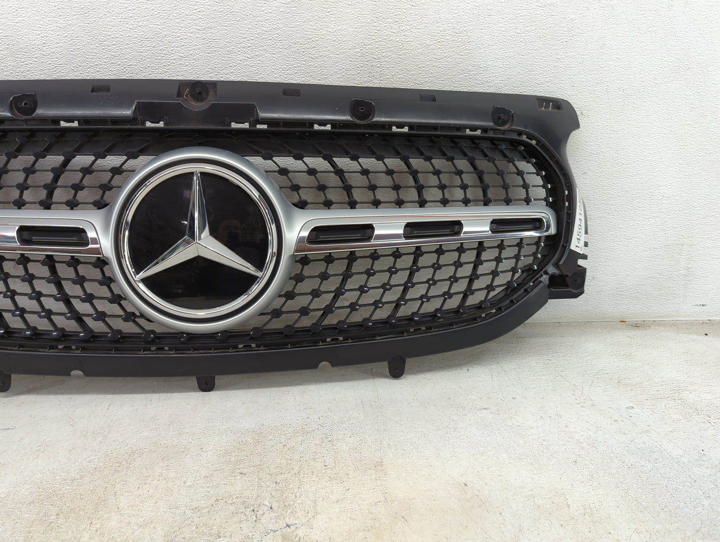 2021-2022 Mercedes-benz Gla250 Front Grille Bumper Not Included - Oemusedautoparts1.com