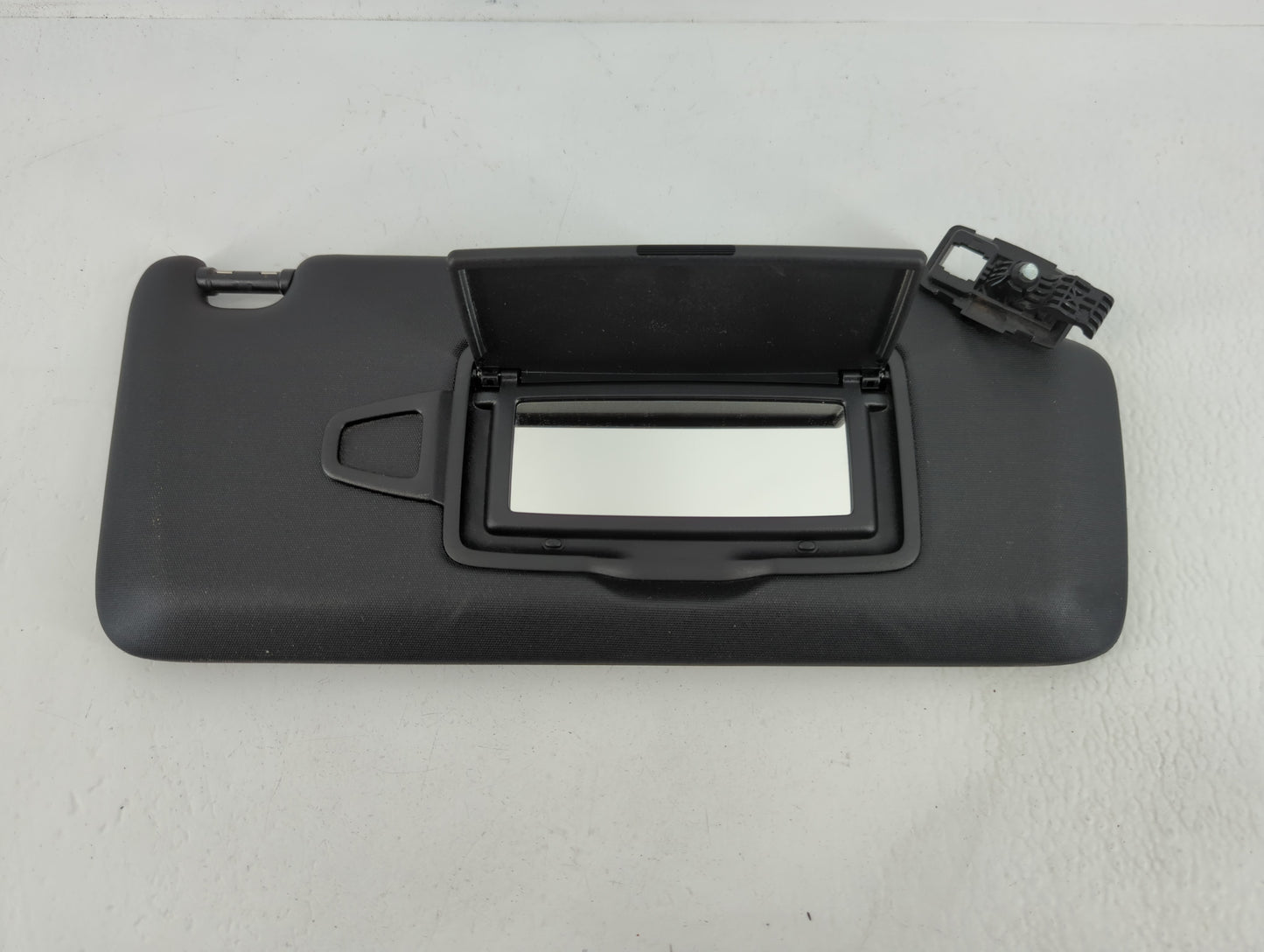 2021 Mercedes-Benz Glb250 Sun Visor Shade Replacement Passenger Right Mirror Fits OEM Used Auto Parts - Oemusedautoparts1.co