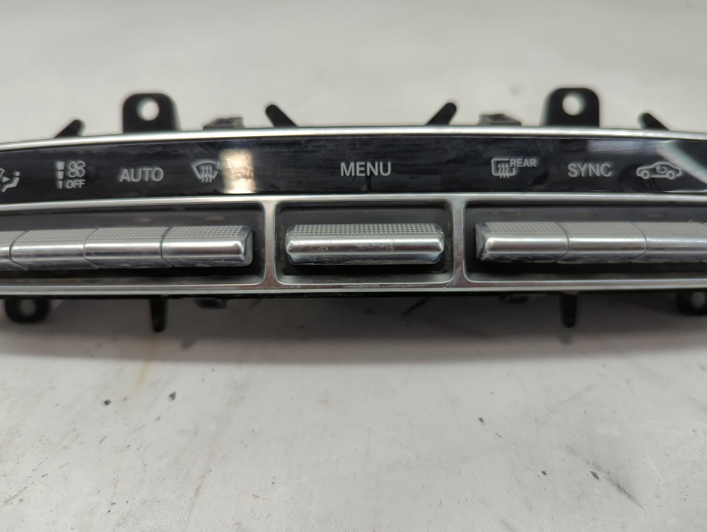 2020-2022 Mercedes-Benz Glc300 Climate Control Module Temperature AC/Heater Replacement P/N:A 205 904 42 15 Fits OEM Used Au