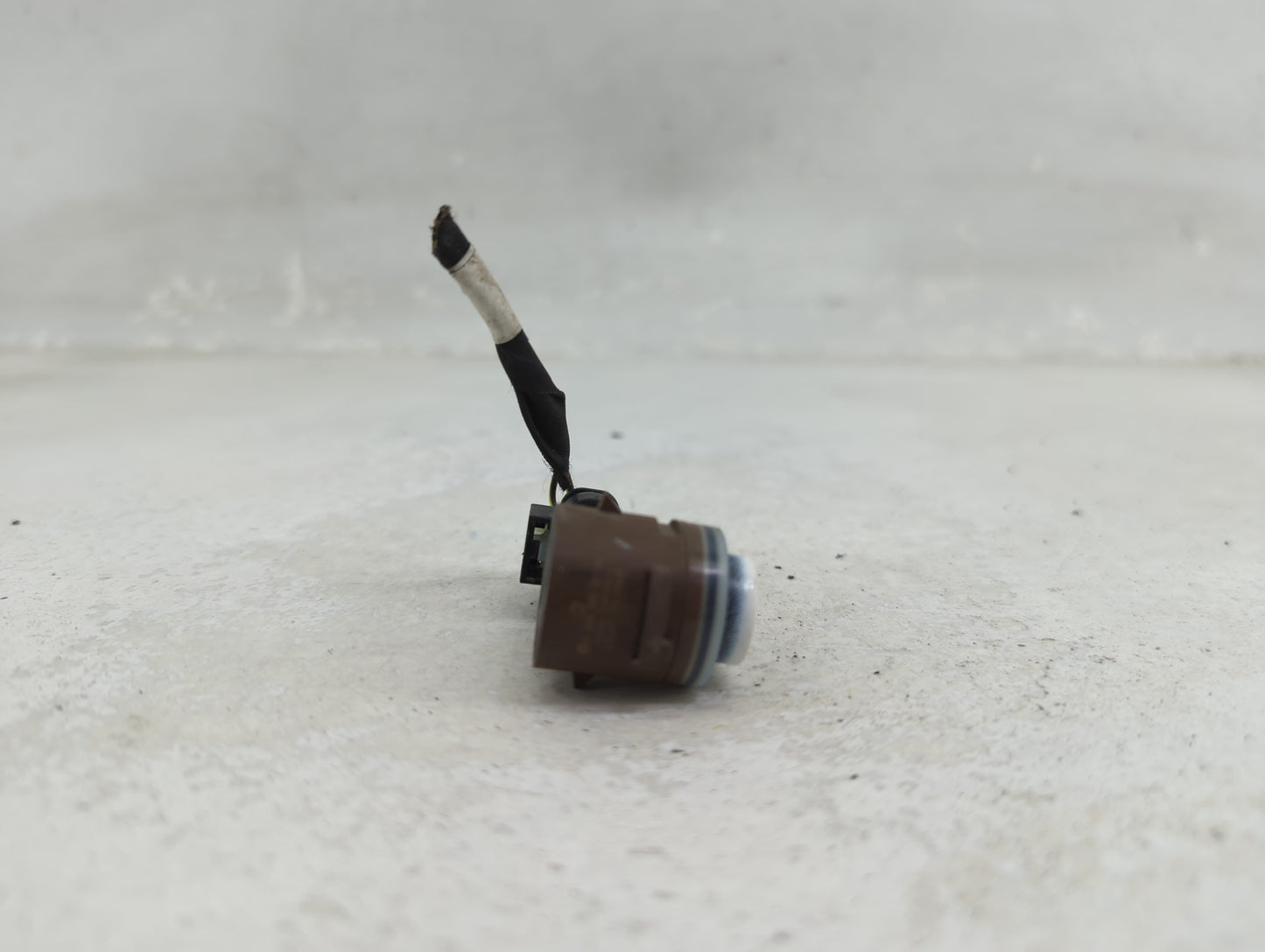 2021 Mercedes-benz Glc300 Front Park Assist Sensor Brown - Oemusedautoparts1.com
