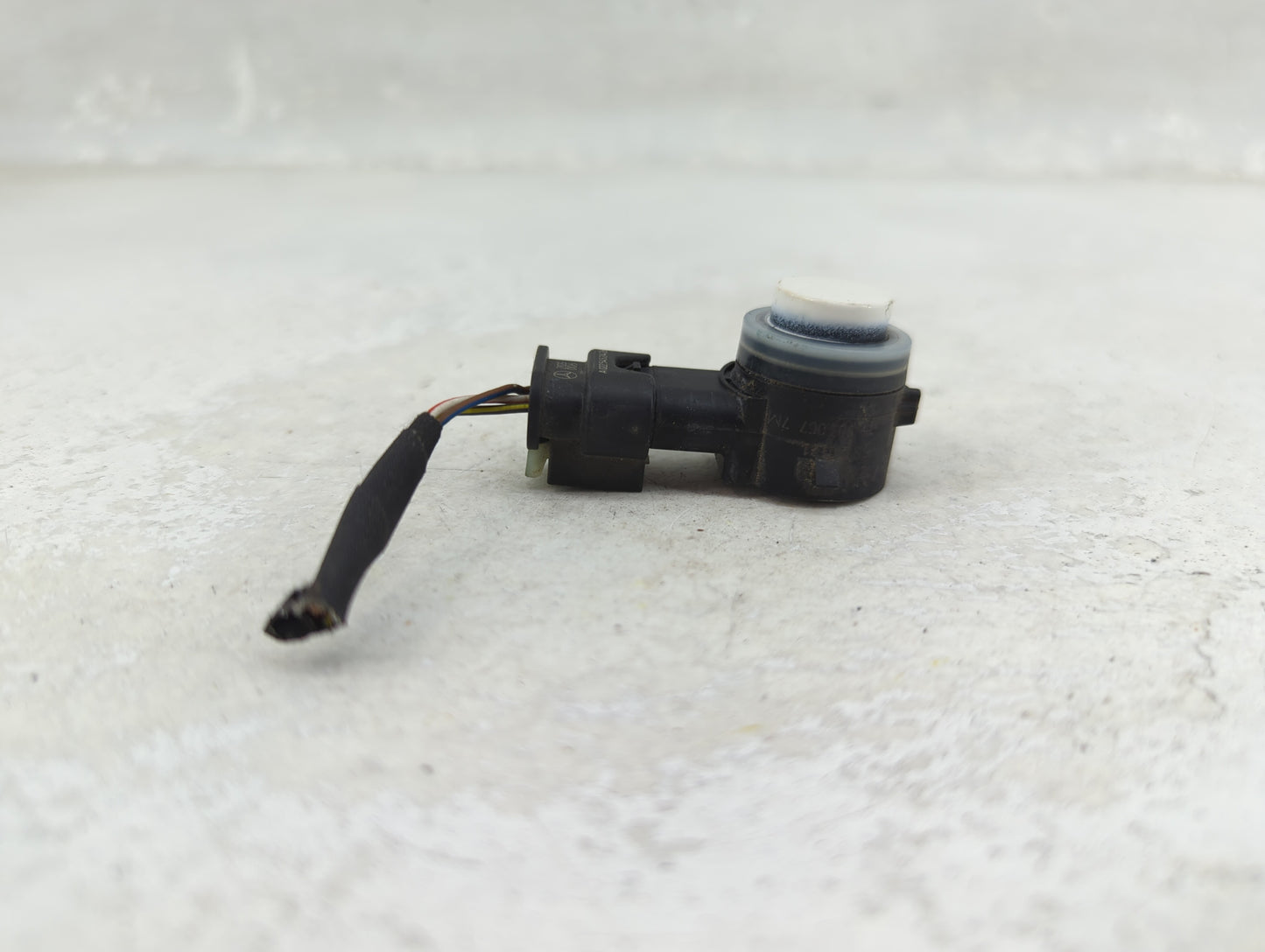2021 Mercedes-benz Glc300 Front Park Assist Sensor White - Oemusedautoparts1.com