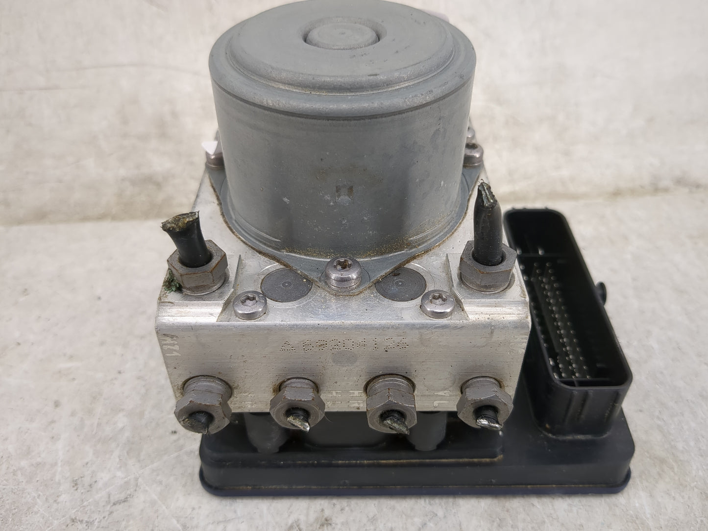 2020-2022 Mercedes-Benz Glc300 ABS Pump Control Module Replacement P/N:A 205 900 72 45 A 205 900 28 49 Fits OEM Used Auto Pa