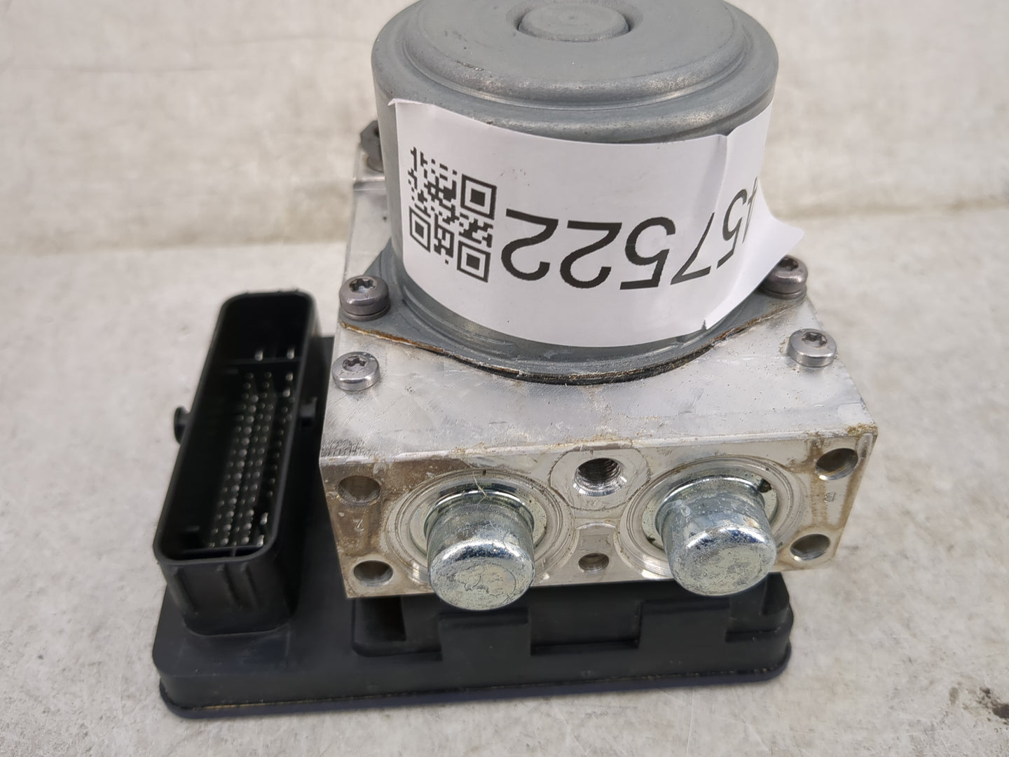 2020-2022 Mercedes-Benz Glc300 ABS Pump Control Module Replacement P/N:A 205 900 72 45 A 205 900 28 49 Fits OEM Used Auto Pa