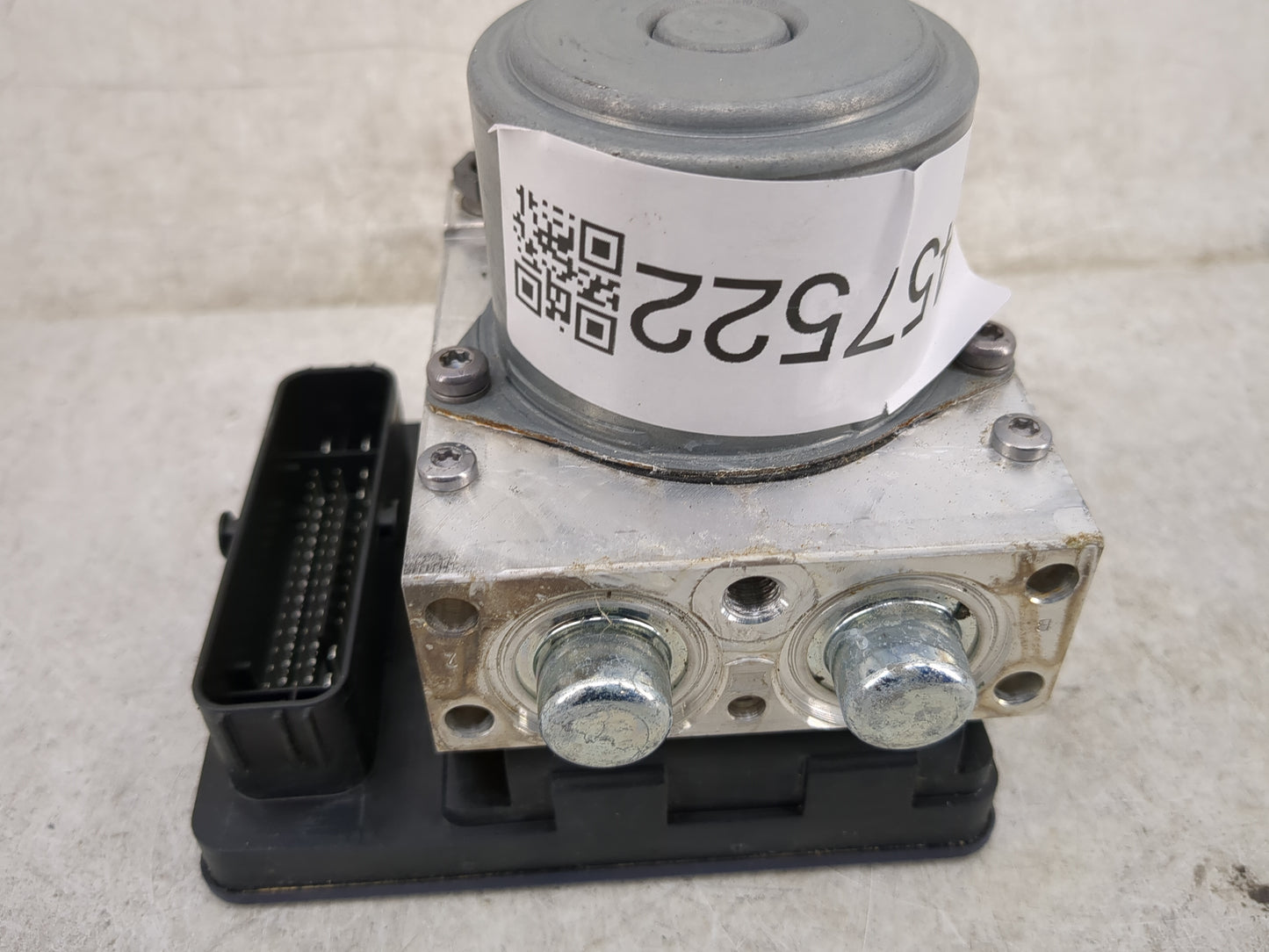 2020-2022 Mercedes-Benz Glc300 ABS Pump Control Module Replacement P/N:A 205 900 72 45 A 205 900 28 49 Fits OEM Used Auto Pa