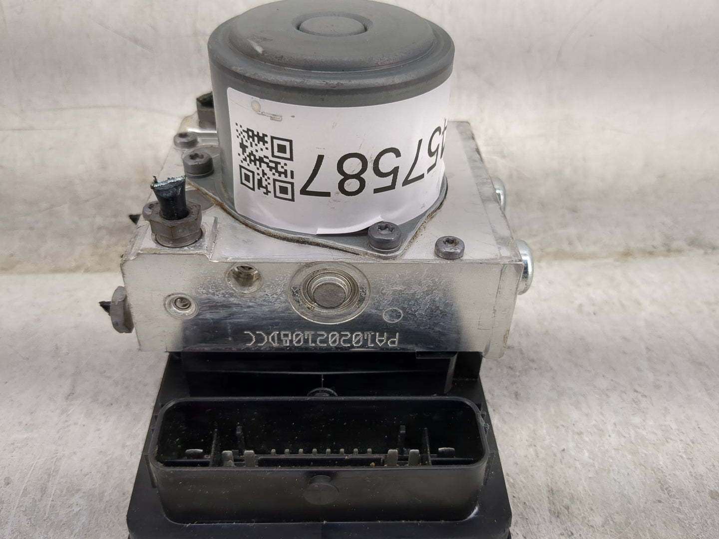 2020-2022 Mercedes-Benz Glc300 ABS Pump Control Module Replacement Fits Fits 2020 2021 2022 OEM Used Auto Parts - Oemusedaut