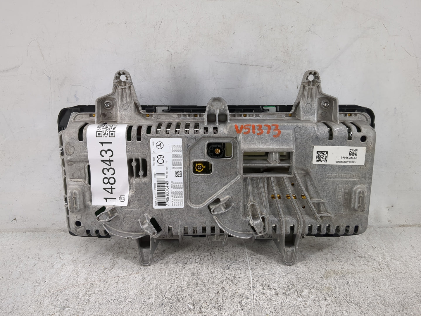 2021 Mercedes-Benz Glc300 Instrument Cluster Speedometer Gauges P/N:A2059000449 A3C0670280100 Miles: Fits OEM Used Auto Part