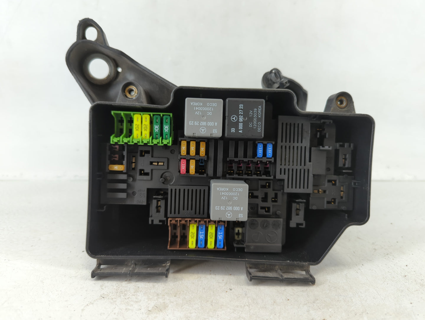 2020-2022 Mercedes-Benz Glc300 Fusebox Fuse Box Panel Relay Module P/N:A 205 540 23 28 Fits Fits 2020 2021 2022 OEM Used Aut