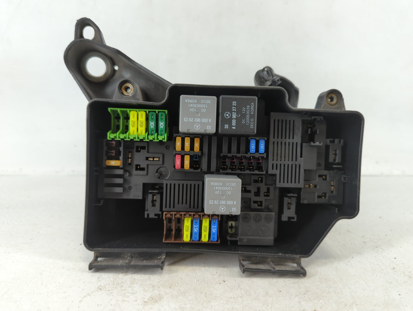 2020-2022 Mercedes-Benz Glc300 Fusebox Fuse Box Panel Relay Module P/N:A 205 540 23 28 Fits Fits 2020 2021 2022 OEM Used Aut