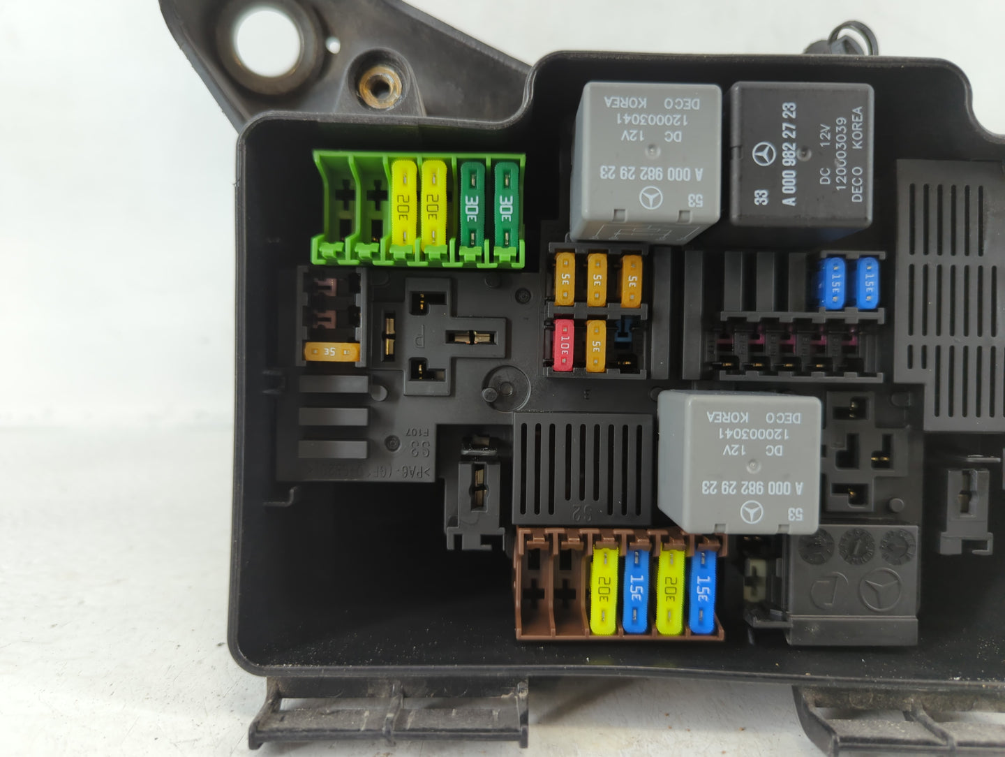 2020-2022 Mercedes-Benz Glc300 Fusebox Fuse Box Panel Relay Module P/N:A 205 540 23 28 Fits Fits 2020 2021 2022 OEM Used Aut