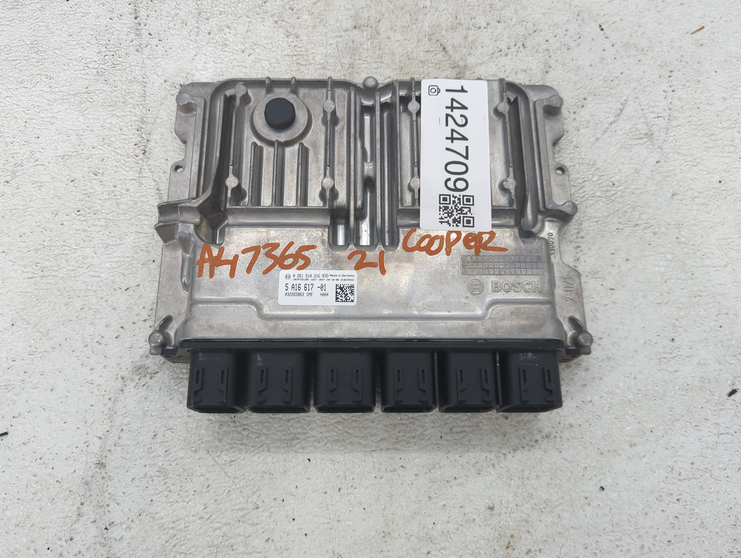 2021 Mini Cooper PCM Engine Control Computer ECU ECM PCU OEM P/N:0261S102VG 5 A16 617-01, 032265863 Fits OEM Used Auto Parts