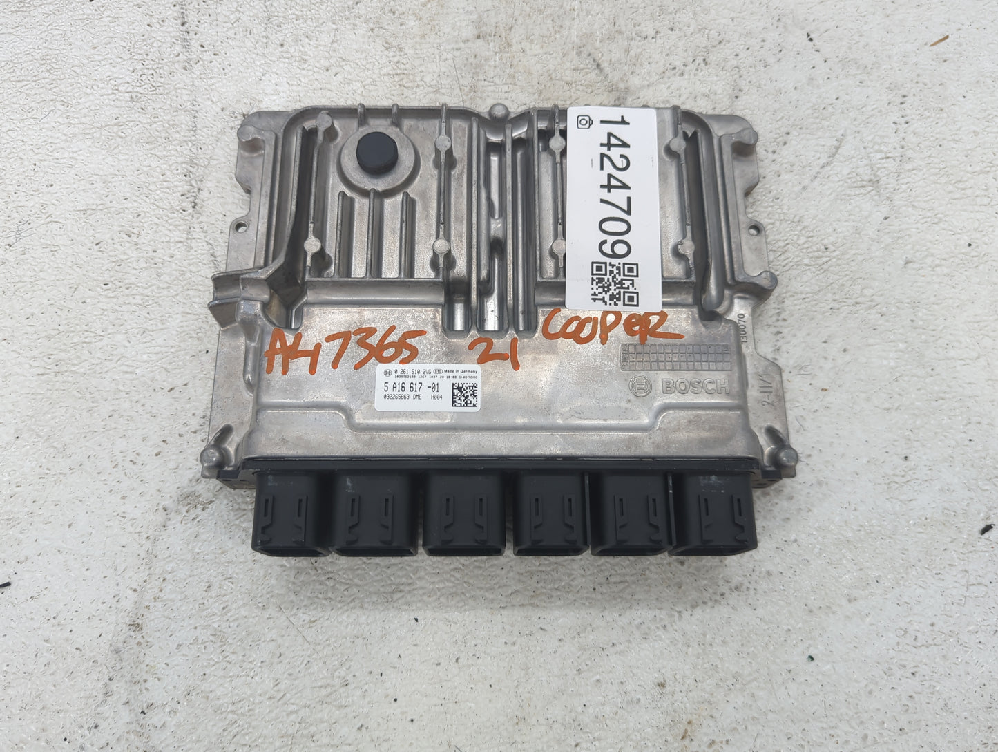 2021 Mini Cooper PCM Engine Control Computer ECU ECM PCU OEM P/N:0261S102VG 5 A16 617-01, 032265863 Fits OEM Used Auto Parts