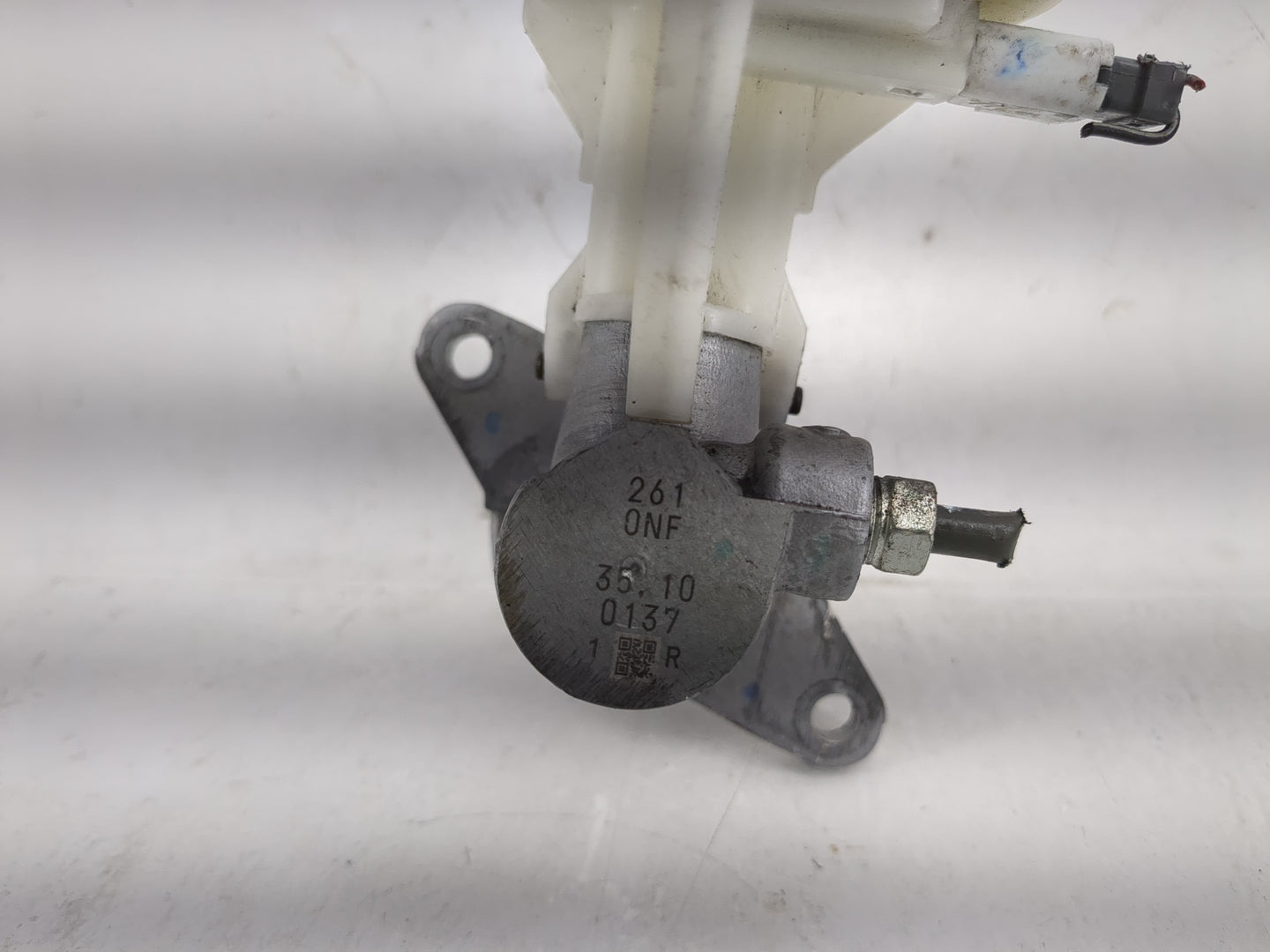 2014-2014 Mitsubishi Mirage Brake Master Cylinder - Oemusedautoparts1.com