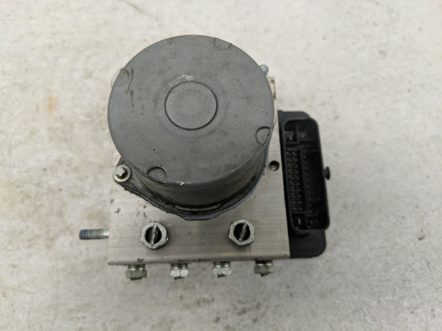 2021 Mitsubishi Mirage ABS Pump Control Module Replacement P/N:4670B494 Fits OEM Used Auto Parts - Oemusedautoparts1.com