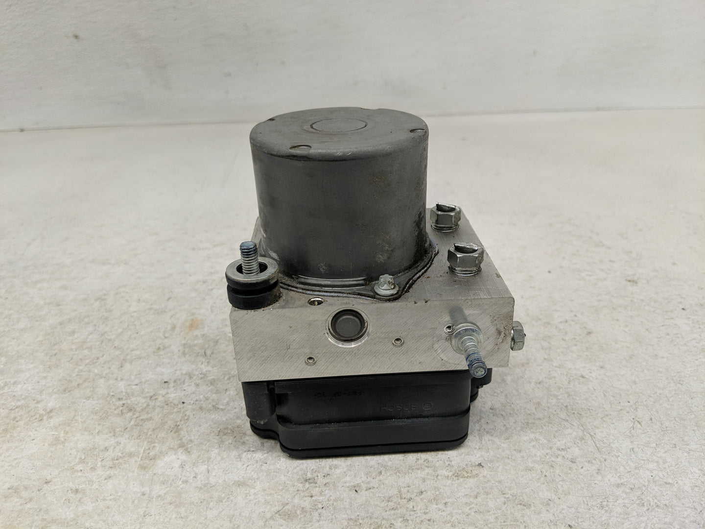 2021 Mitsubishi Mirage ABS Pump Control Module Replacement P/N:4670B494 Fits OEM Used Auto Parts - Oemusedautoparts1.com