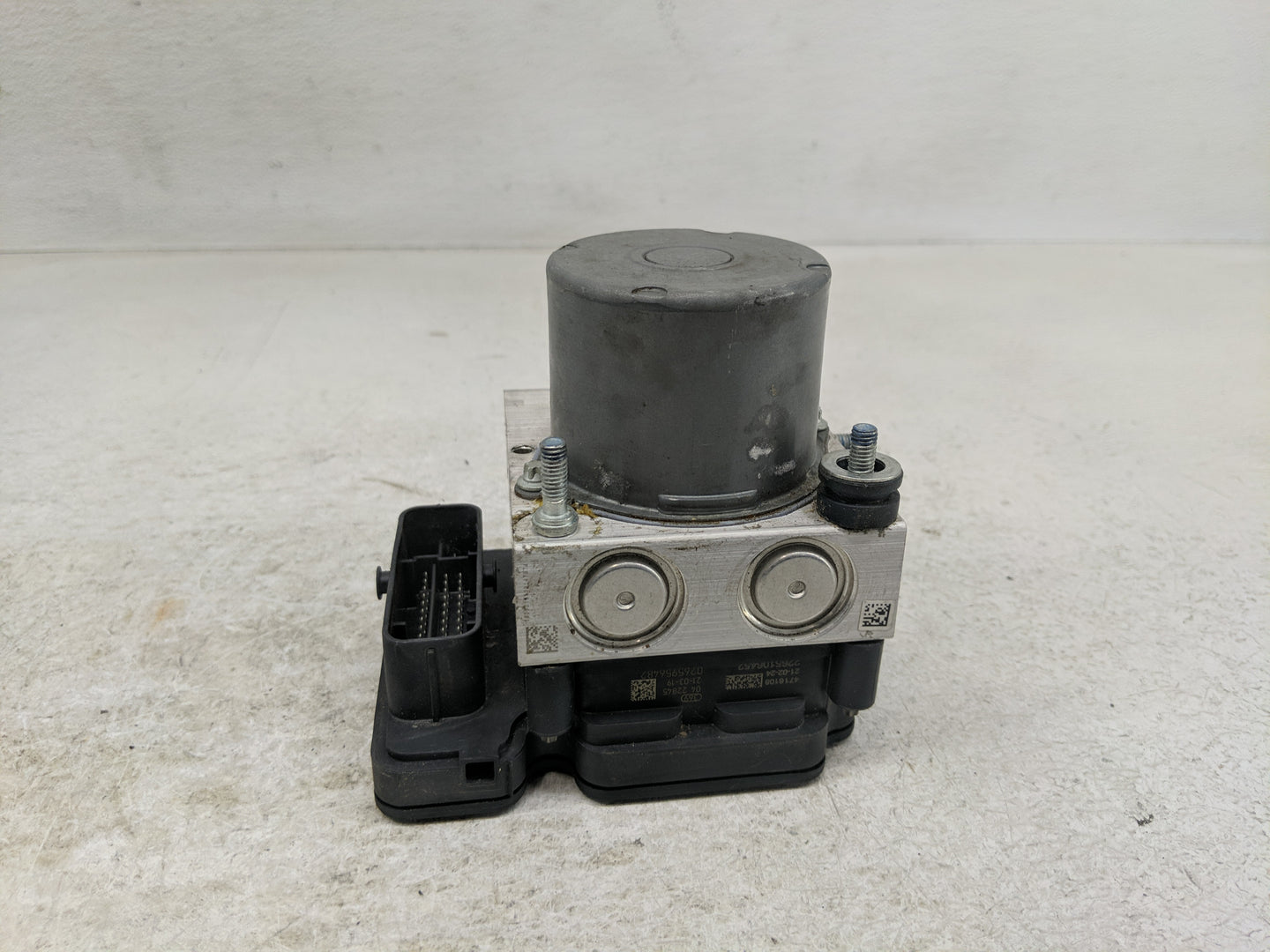 2021 Mitsubishi Mirage ABS Pump Control Module Replacement P/N:4670B494 Fits OEM Used Auto Parts - Oemusedautoparts1.com