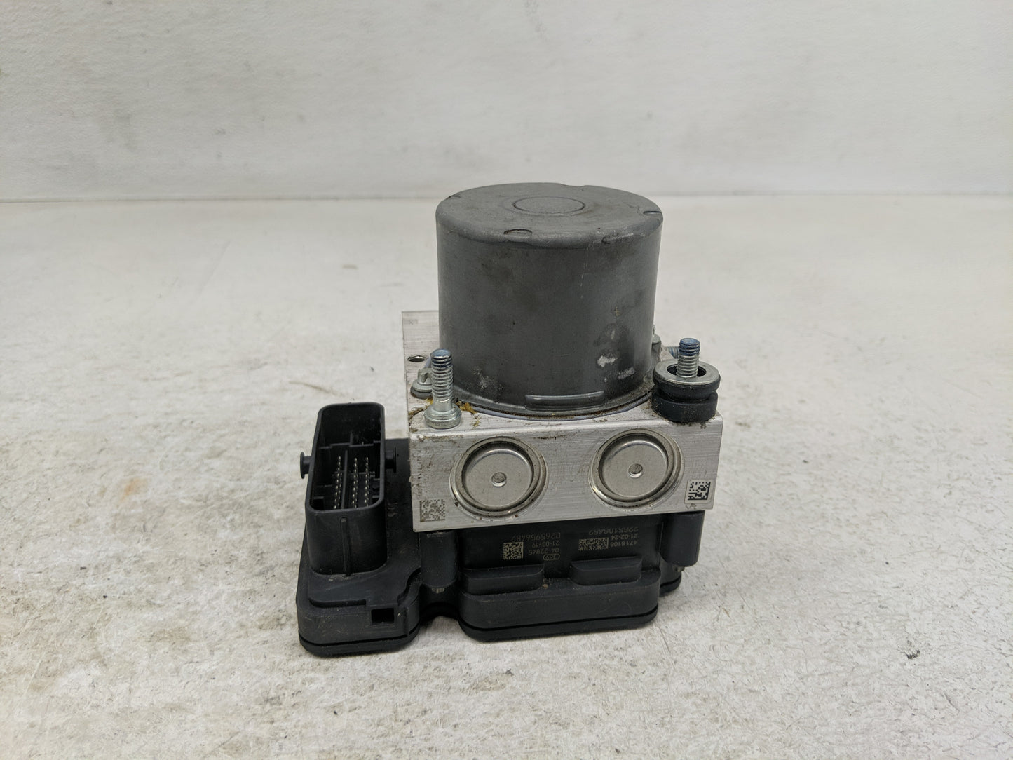 2021 Mitsubishi Mirage ABS Pump Control Module Replacement P/N:4670B494 Fits OEM Used Auto Parts - Oemusedautoparts1.com