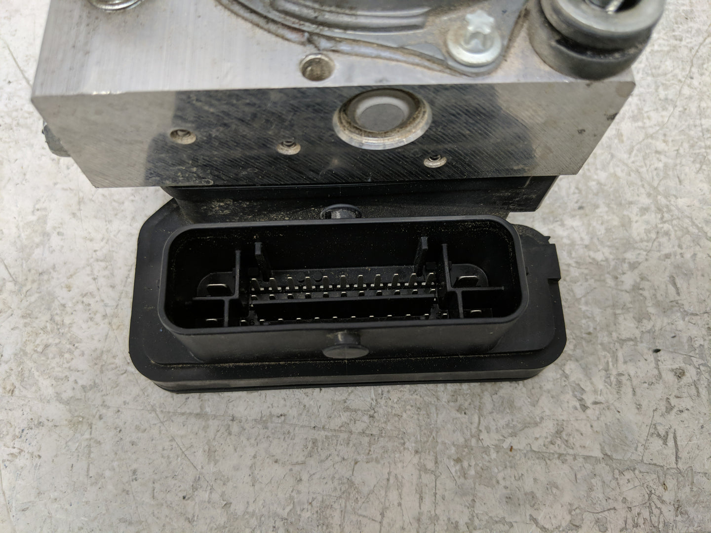 2021 Mitsubishi Mirage ABS Pump Control Module Replacement P/N:4670B494 Fits OEM Used Auto Parts - Oemusedautoparts1.com