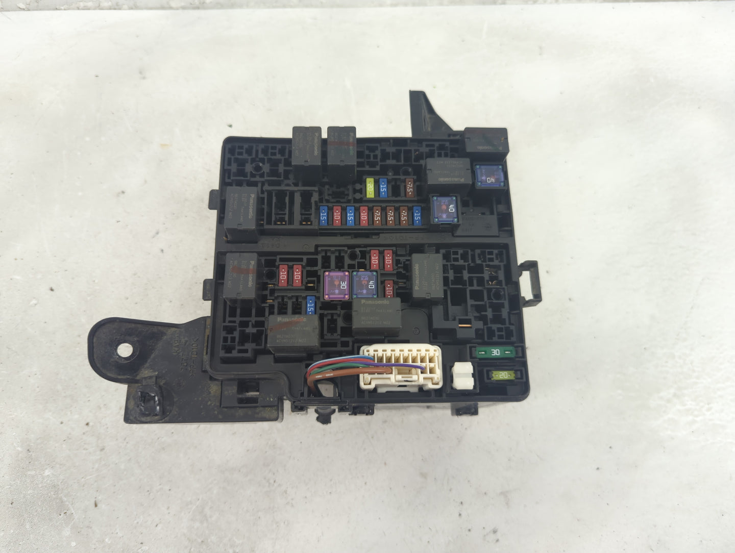 2014 Mitsubishi Mirage Fusebox Fuse Box Panel Relay Module Fits OEM Used Auto Parts - Oemusedautoparts1.com