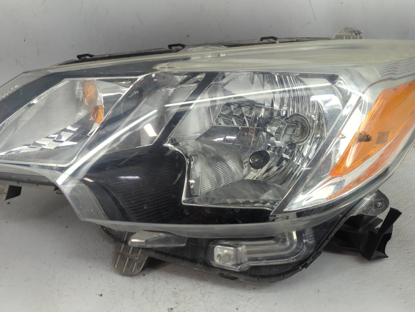 2021-2022 Mitsubishi Mirage Driver Left Oem Head Light Headlight Lamp - Oemusedautoparts1.com
