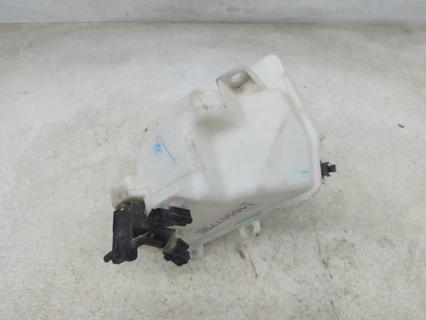 2014-2014 Mitsubishi Mirage Windshield Washer Fluid Reservoir Bottle Oem - Oemusedautoparts1.com
