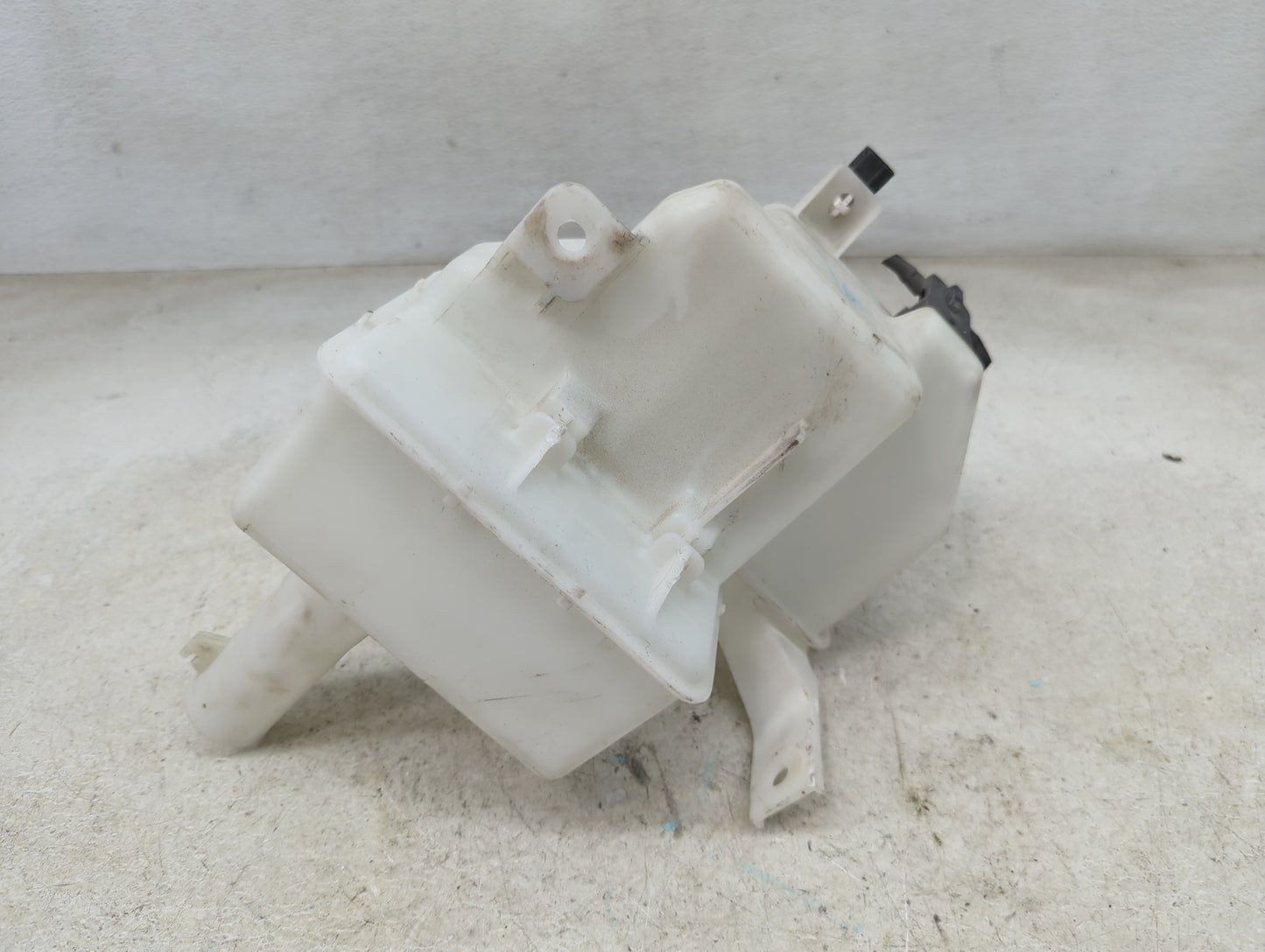 2014-2014 Mitsubishi Mirage Windshield Washer Fluid Reservoir Bottle Oem - Oemusedautoparts1.com