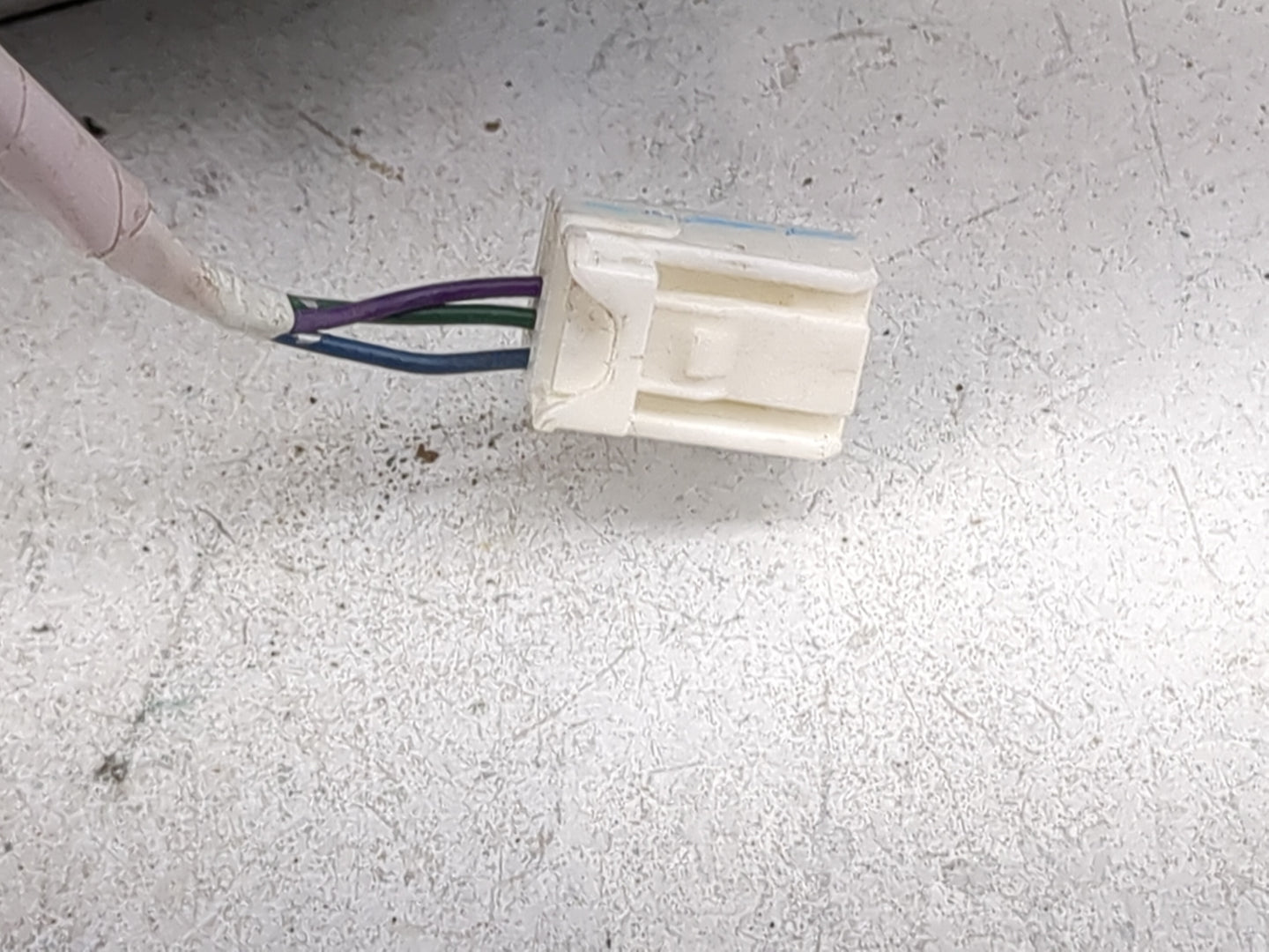 2014 Mitsubishi Mirage Driver Side View Mirror - Left Door Mirror OEM Used - Oemusedautoparts1.com