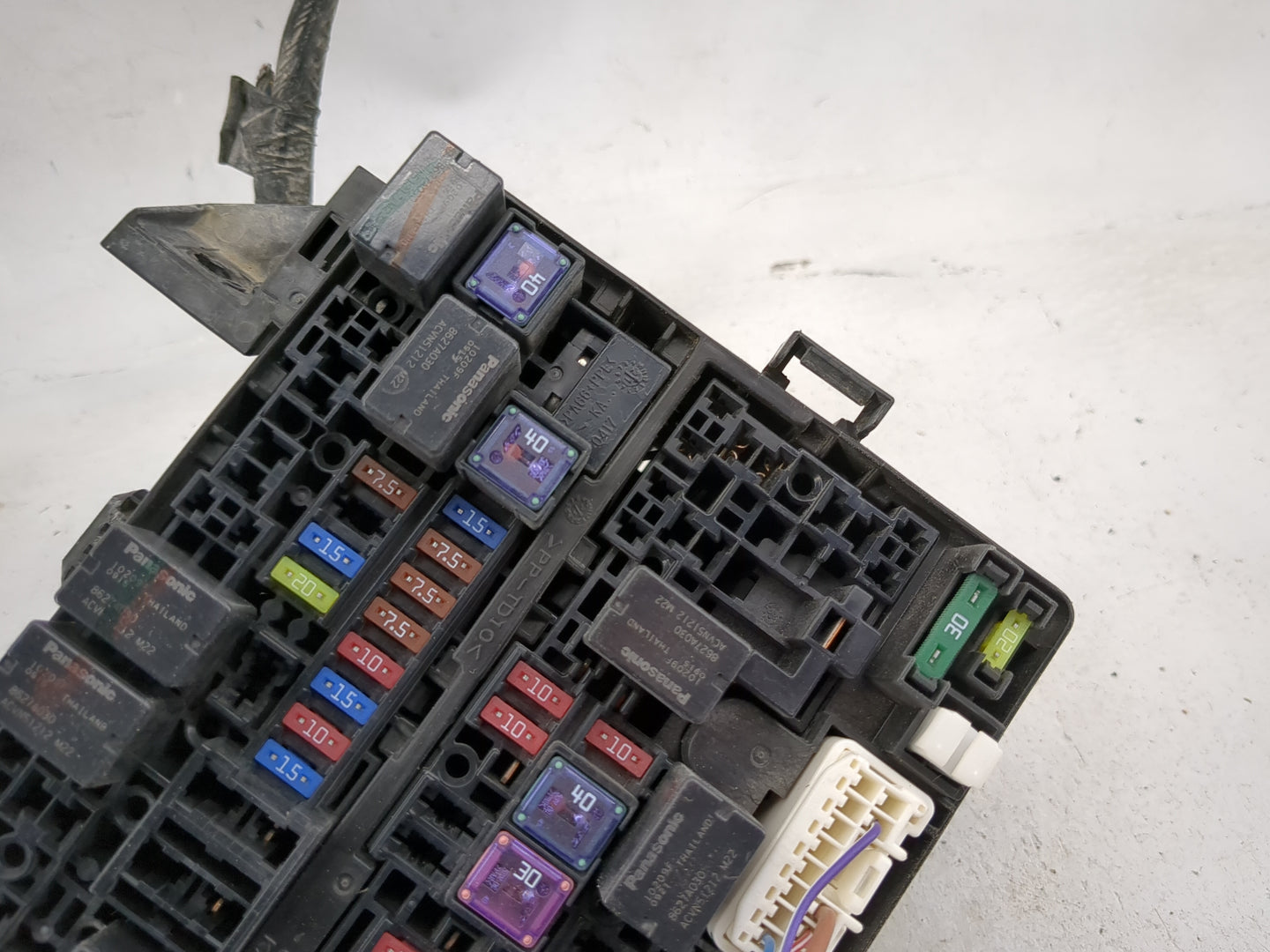 2014 Mitsubishi Mirage Fusebox Fuse Box Panel Relay Module Fits OEM Used Auto Parts - Oemusedautoparts1.com