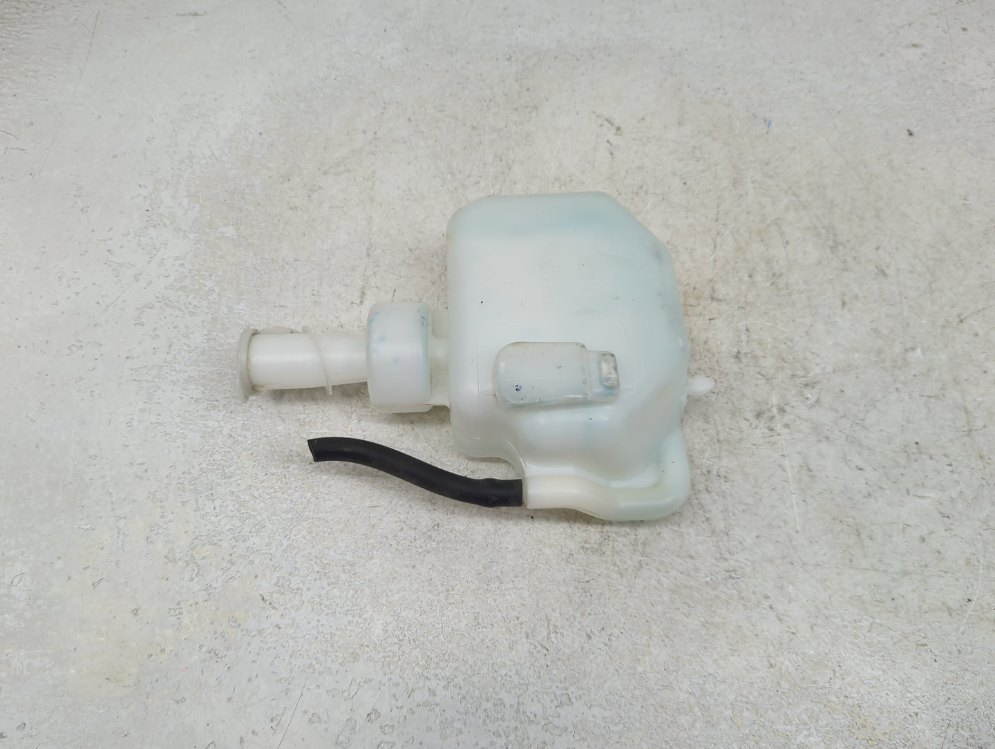 2014 Mitsubishi Mirage Radiator Coolant Overflow Expansion Tank Bottle 5031052 - Oemusedautoparts1.com
