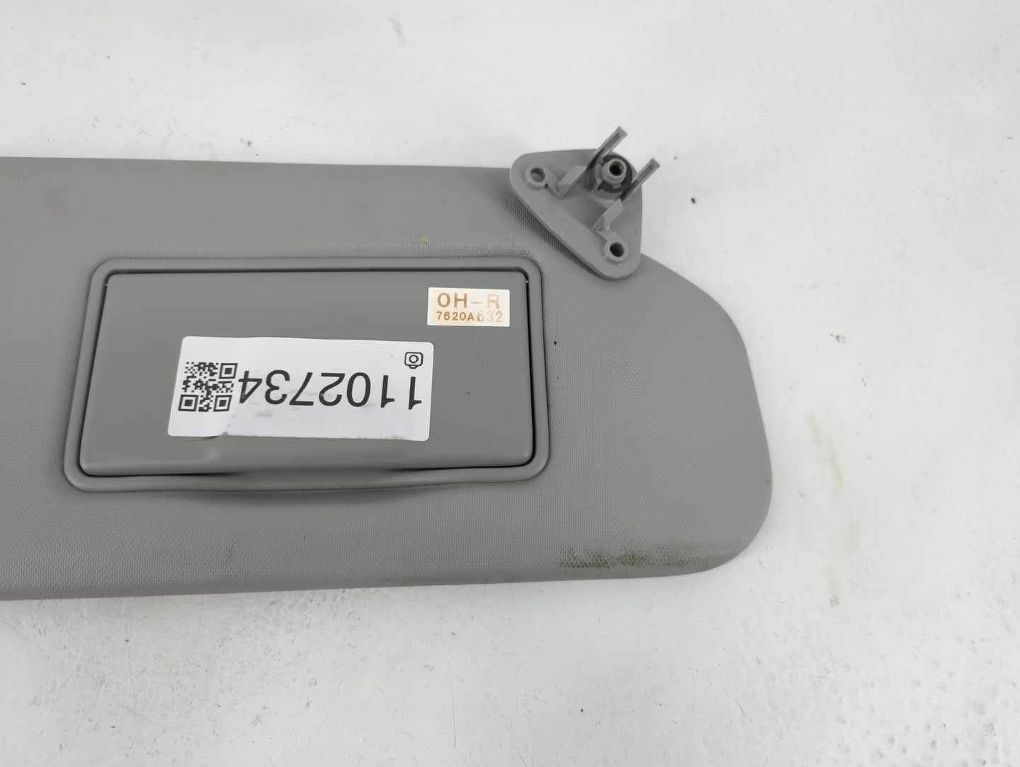 2021 Mitsubishi Outlander Sport Sun Visor Shade Replacement Passenger Right Mirror Fits OEM Used Auto Parts - Oemusedautopar