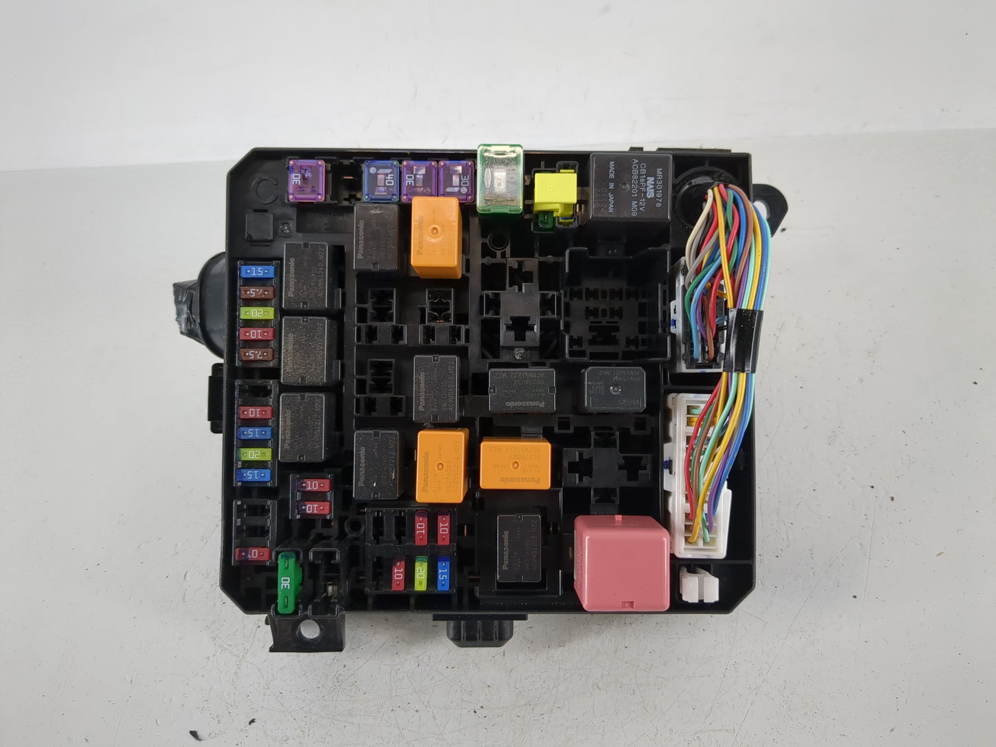 2012-2017 Mitsubishi Outlander Sport Fusebox Fuse Box Panel Relay Module P/N:8565A513 Fits Fits 2012 2013 2014 2015 2016 201