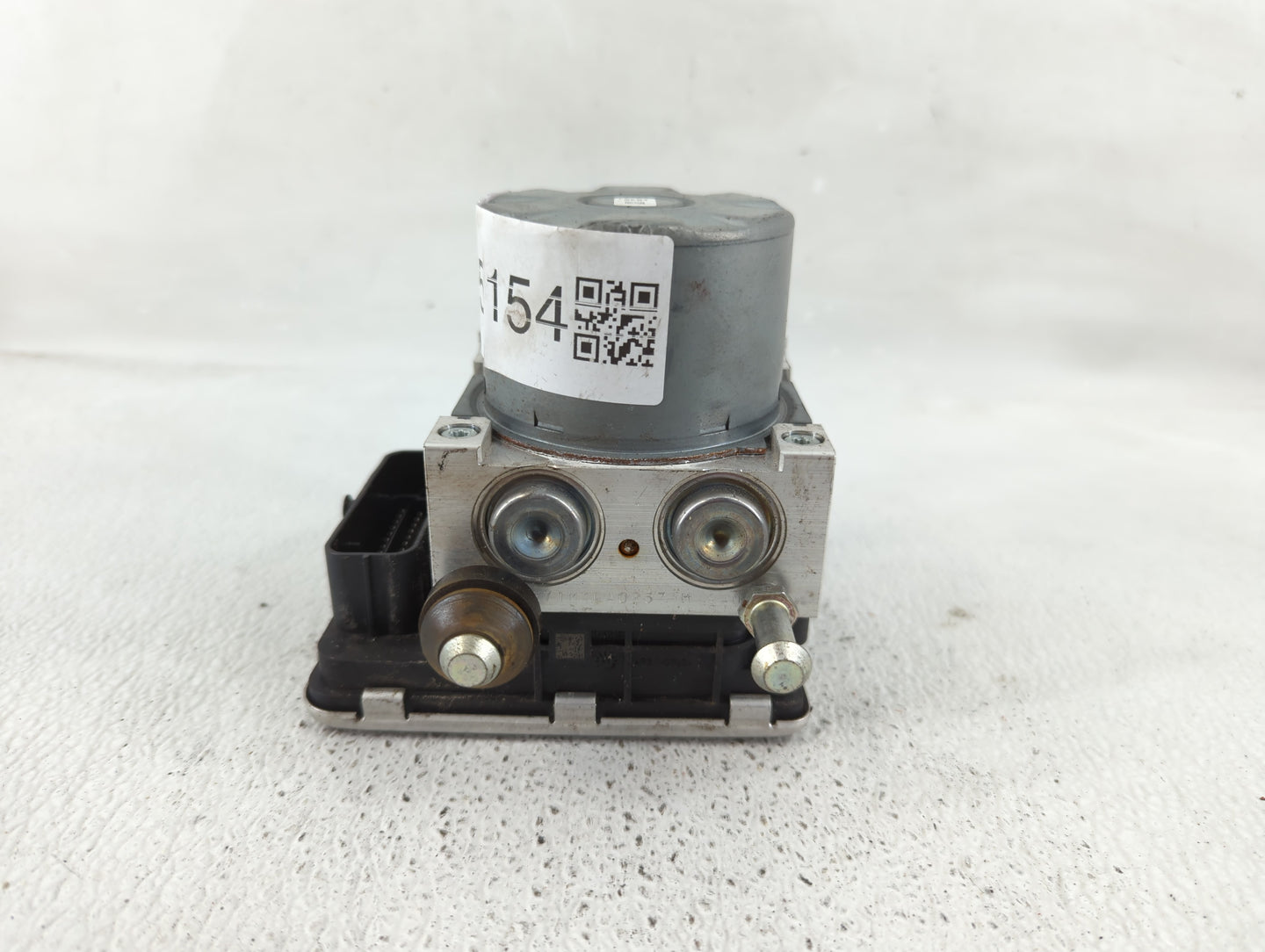2021 Mitsubishi Outlander Sport ABS Pump Control Module Replacement P/N:4670B674 Fits OEM Used Auto Parts - Oemusedautoparts