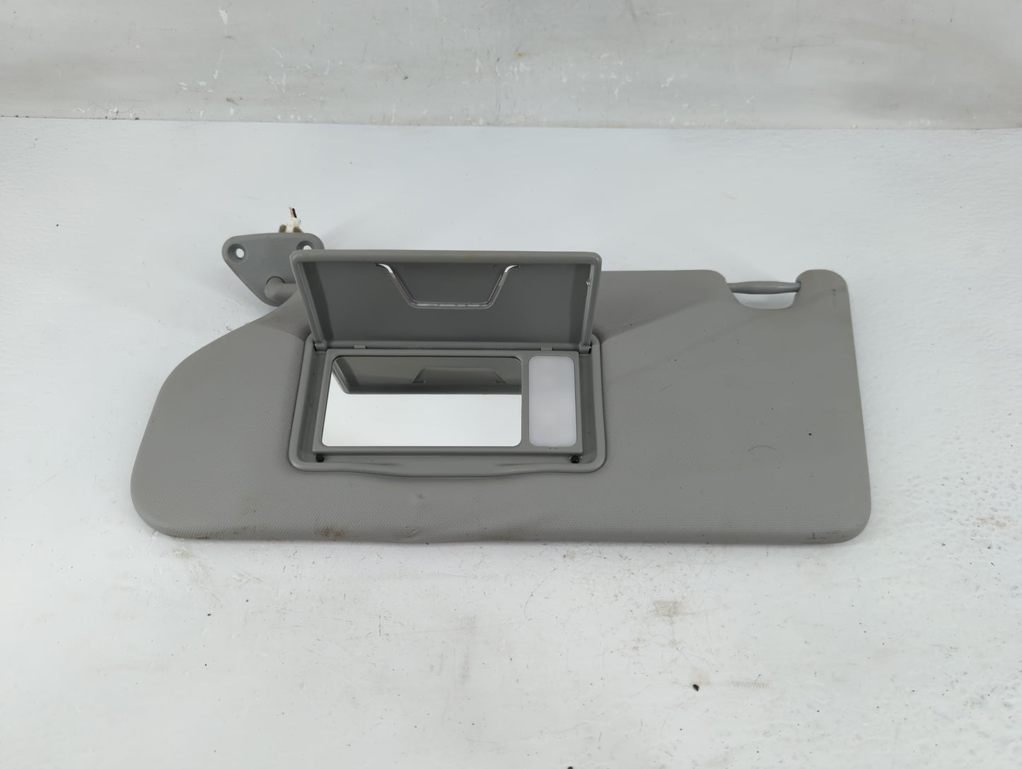 2021 Mitsubishi Outlander Sport Sun Visor Shade Replacement Passenger Right Mirror Fits OEM Used Auto Parts - Oemusedautopar