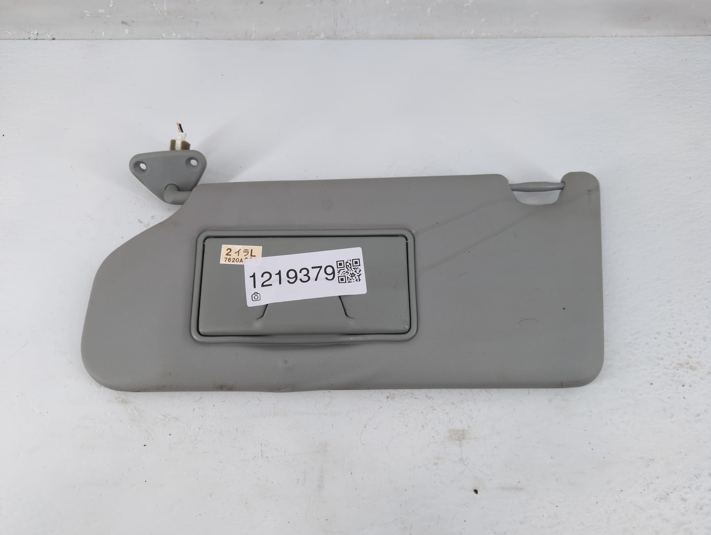 2021 Mitsubishi Outlander Sport Sun Visor Shade Replacement Passenger Right Mirror Fits OEM Used Auto Parts - Oemusedautopar