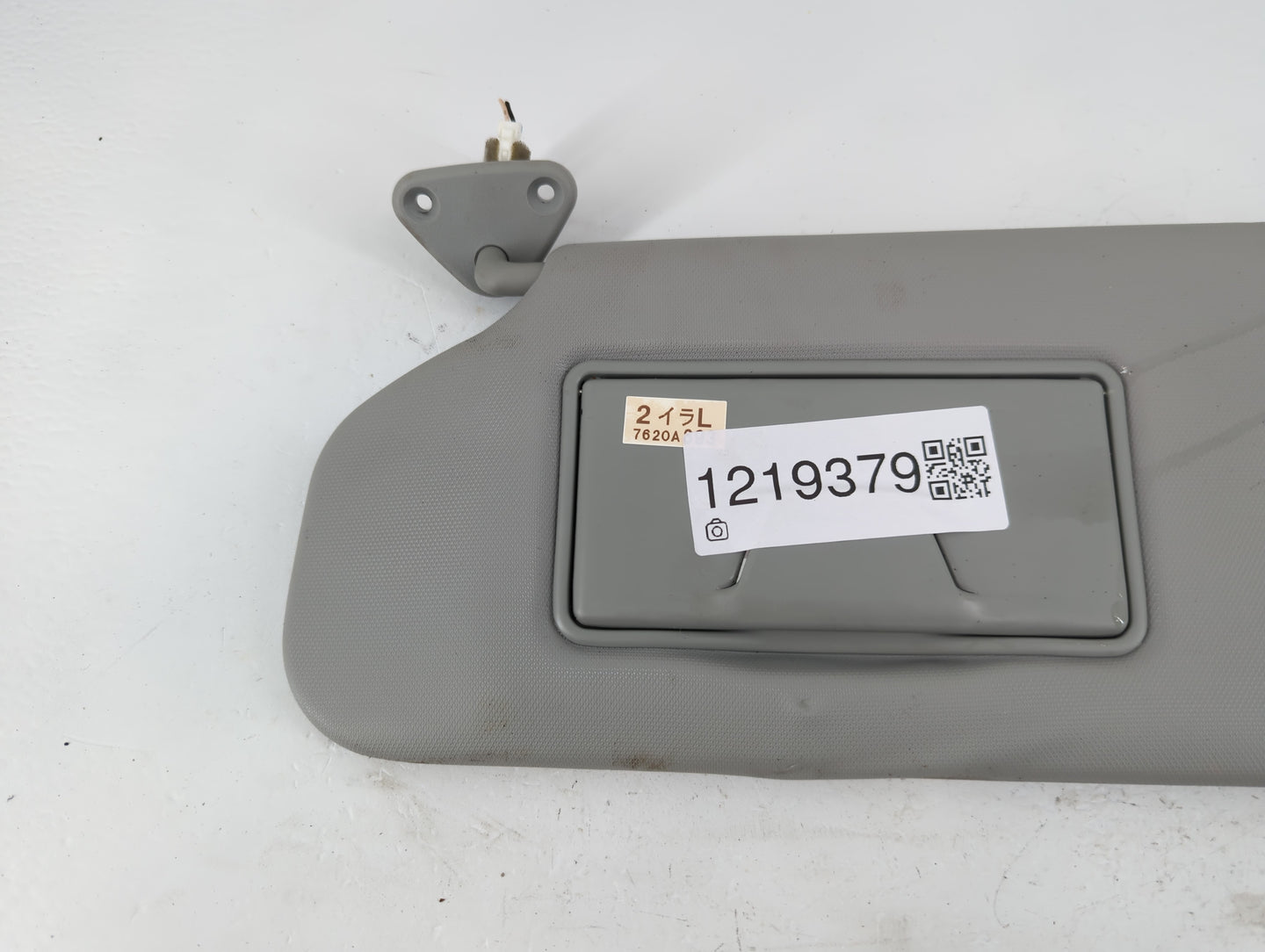 2021 Mitsubishi Outlander Sport Sun Visor Shade Replacement Passenger Right Mirror Fits OEM Used Auto Parts - Oemusedautopar