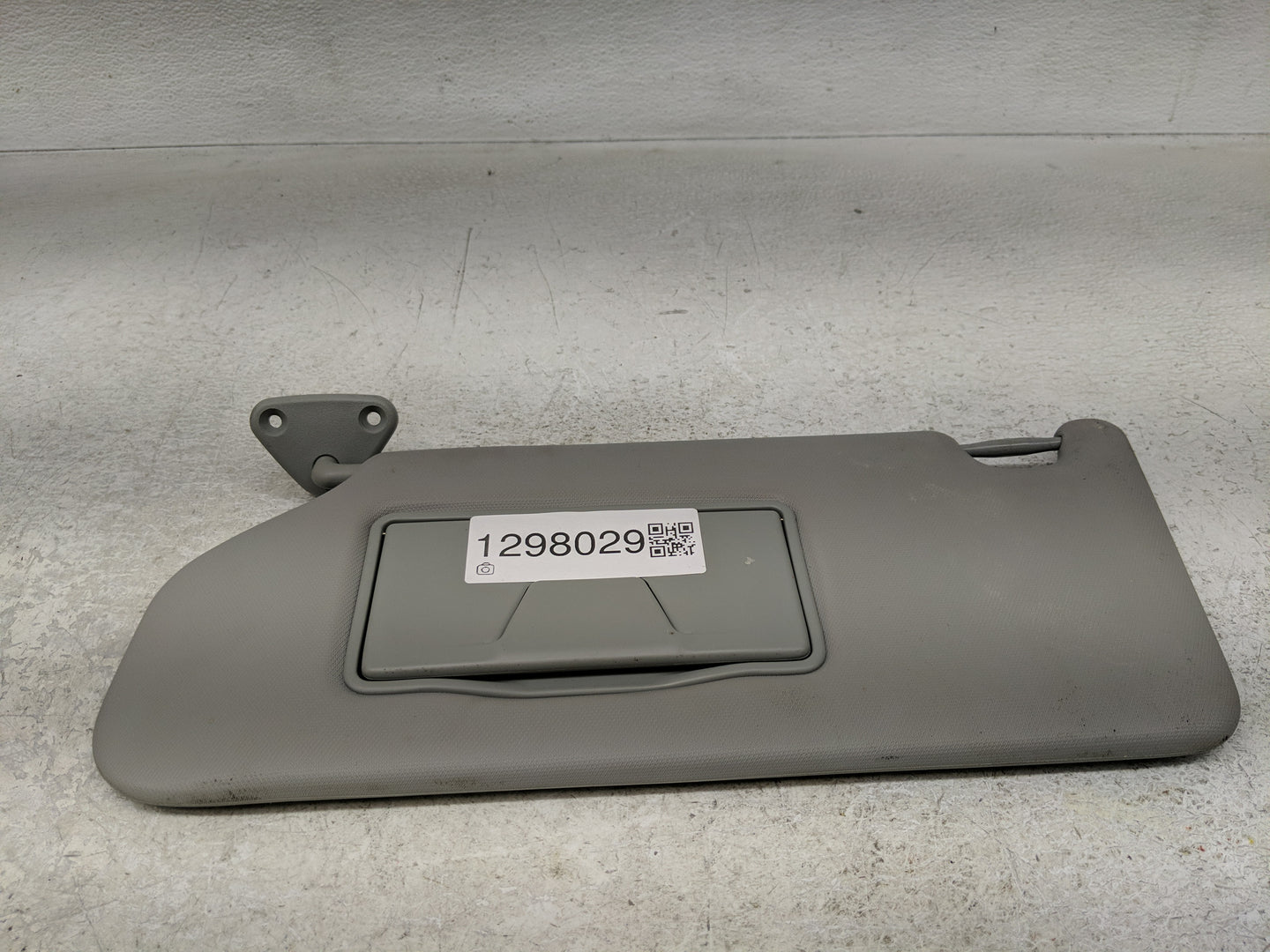 2021 Mitsubishi Outlander Sport Sun Visor Shade Replacement Passenger Right Mirror Fits OEM Used Auto Parts - Oemusedautopar