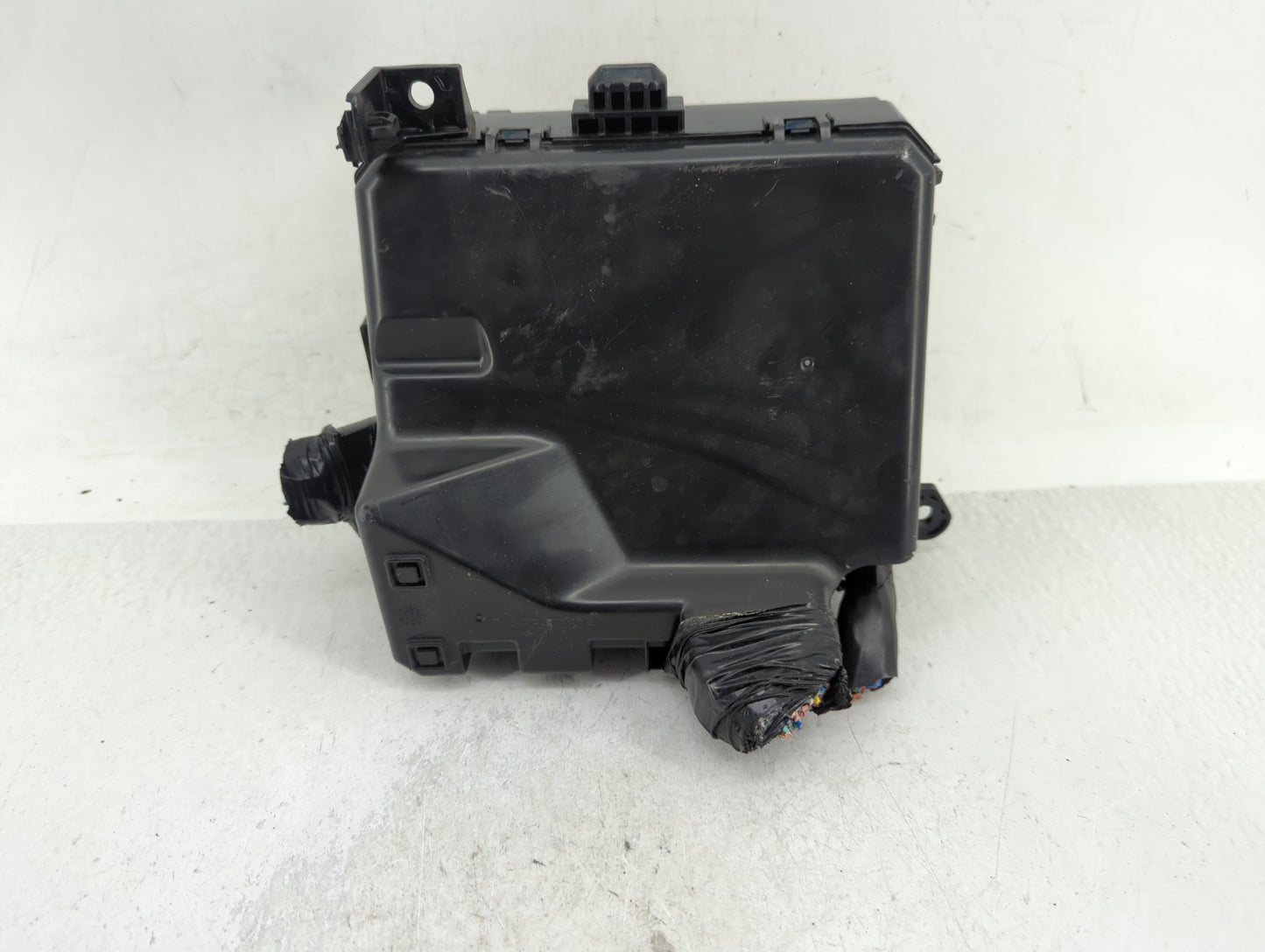 2012-2017 Mitsubishi Outlander Sport Fusebox Fuse Box Panel Relay Module P/N:8565A513 Fits Fits 2012 2013 2014 2015 2016 201