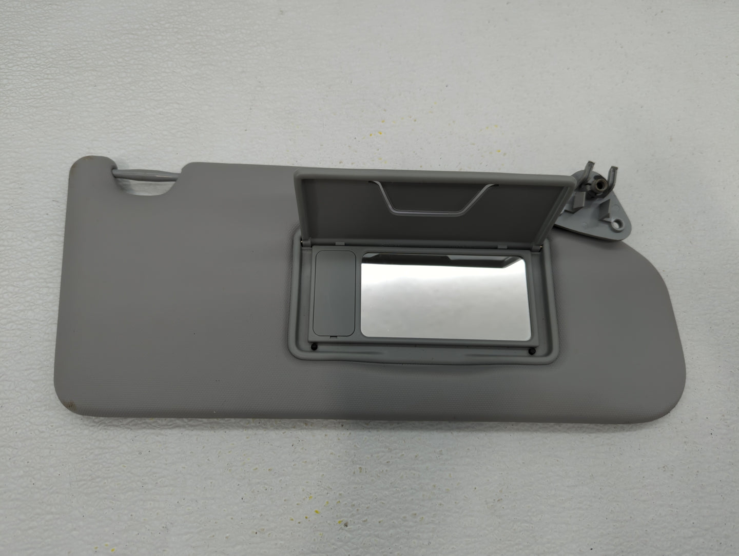 2021 Mitsubishi Outlander Sport Sun Visor Shade Replacement Passenger Right Mirror Fits OEM Used Auto Parts - Oemusedautopar